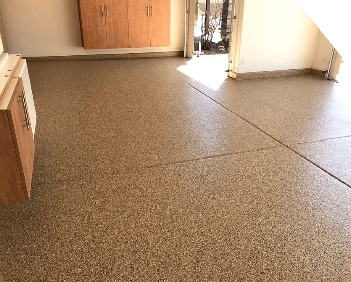 Durable and Decorative Epoxy Flake Floor Finishes